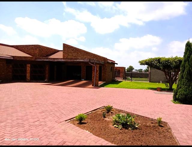 3 BEDROOM HOUSE FOR SALE IN JAMESON PARK